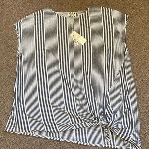 NWT Max Studio Women’s Sleeveless Top Size 2X Blue & White Stripes Side Knot